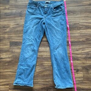 Mid-Rise Straight Leg Jeans in Faded Blue